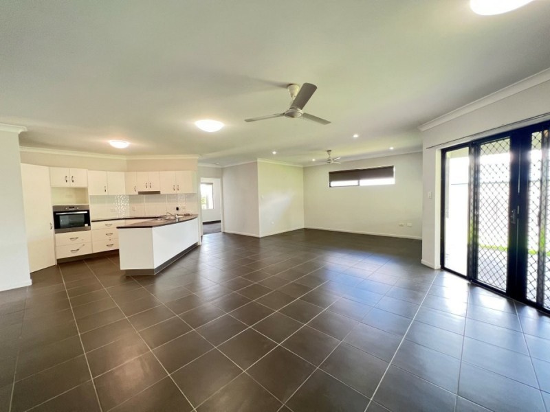 17 Sapphire Crescent, Bowen QLD 4805
