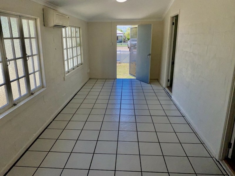 56 Poole st, Bowen QLD 4805