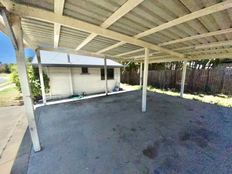 56 Poole st, Bowen QLD 4805