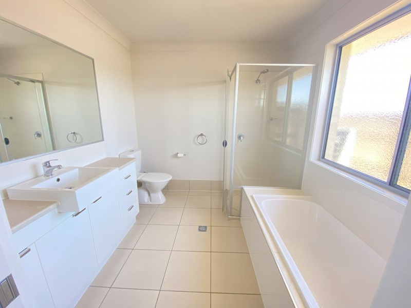 31 Banks Drive, Bowen QLD 4805