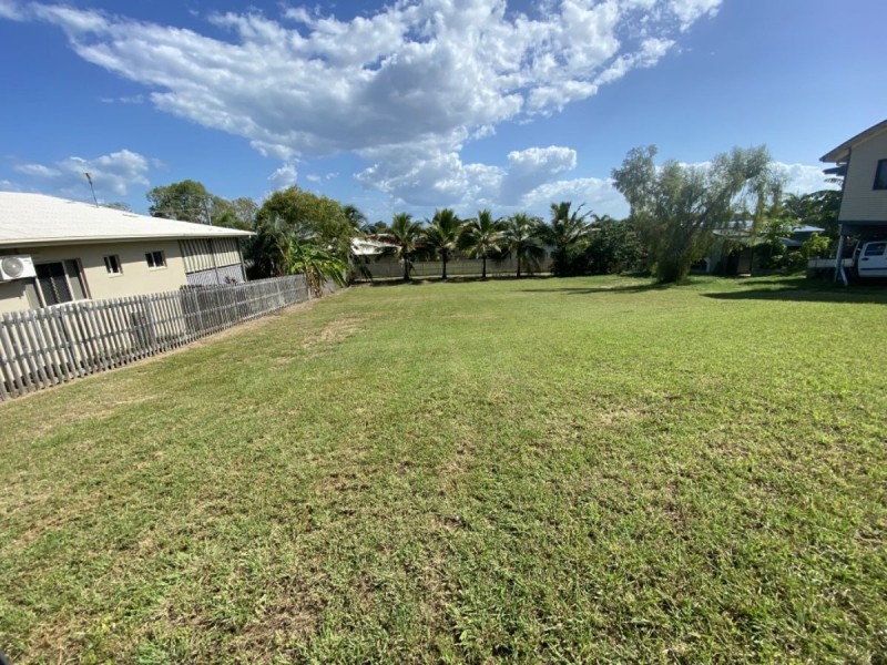 3 Craigie Court, Bowen QLD 4805