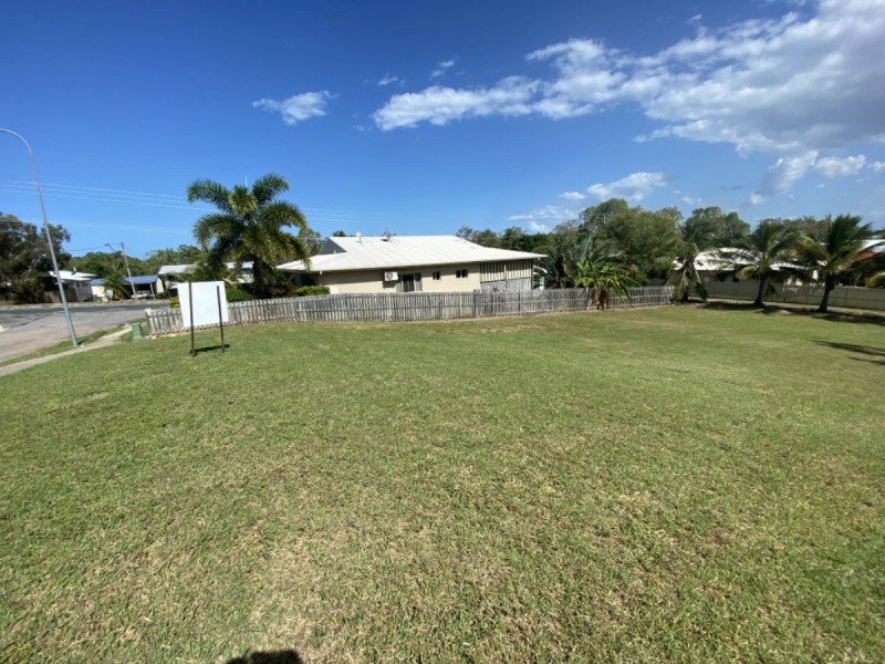 3 Craigie Court, Bowen QLD 4805