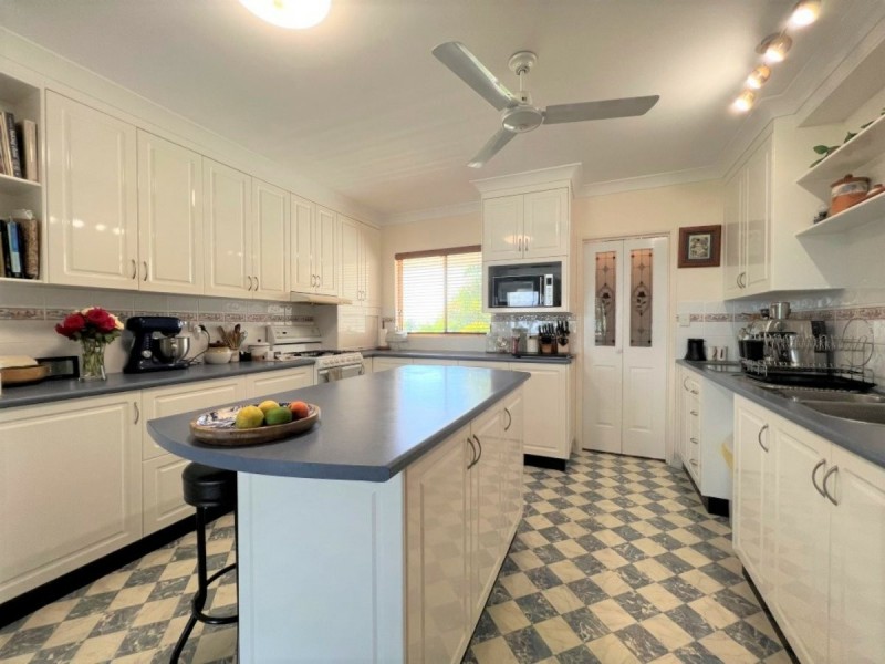 79 Livingstone Street, Bowen QLD 4805