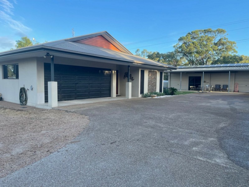 14 Bayview Cres, Bowen QLD 4805