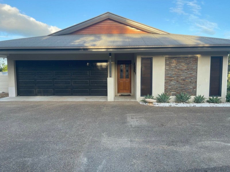 14 Bayview Cres, Bowen QLD 4805