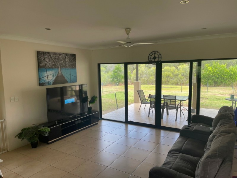 14 Bayview Cres, Bowen QLD 4805