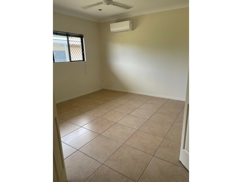 14 Bayview Cres, Bowen QLD 4805