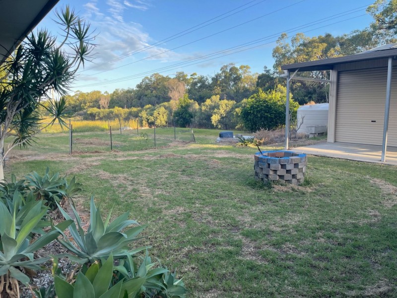 14 Bayview Cres, Bowen QLD 4805