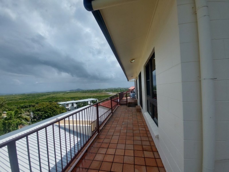 Unit 4, 8 Poinciana St, Bowen QLD 4805