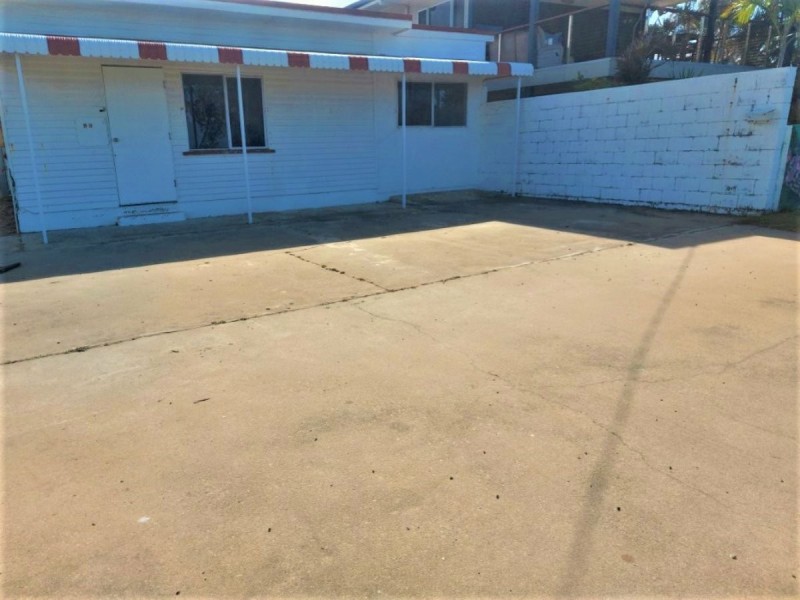89 The Esplanade, Bowen QLD 4805