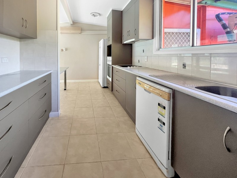 4 Horseshoe Bay Road, Bowen QLD 4805