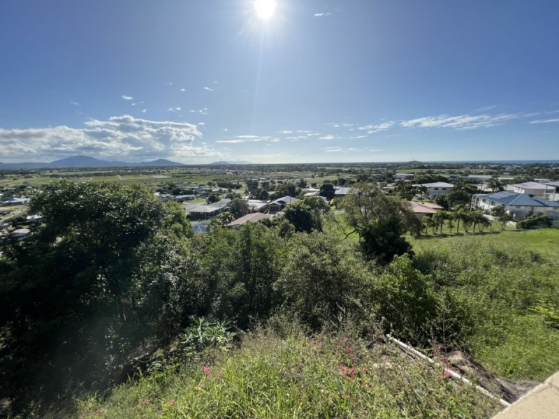 34 Tynwald Street, Bowen QLD 4805