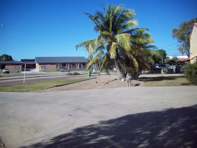 Unit 8, 2A Powell Street, Bowen QLD 4805