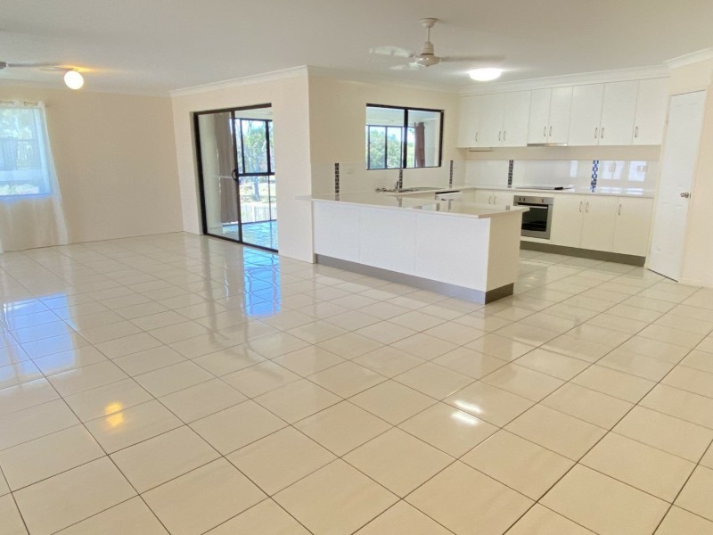 16 Silk Road, Bowen QLD 4805