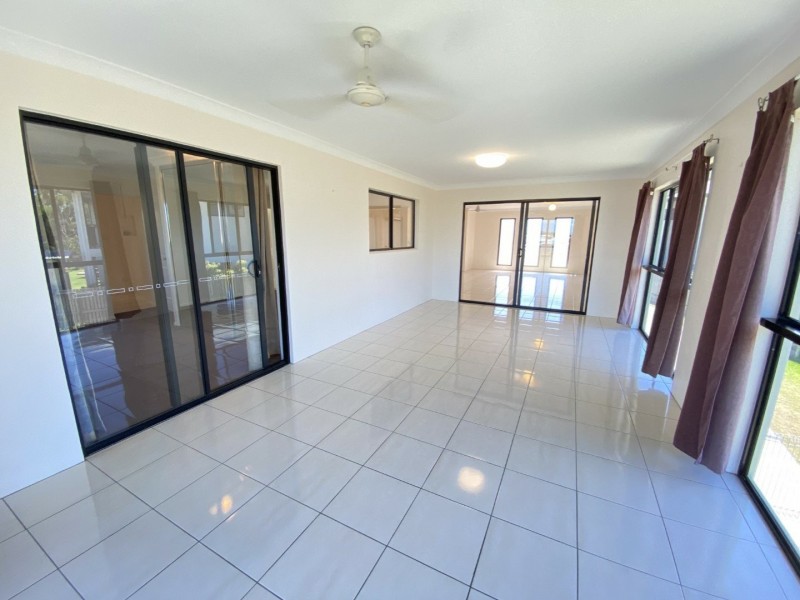 16 Silk Road, Bowen QLD 4805