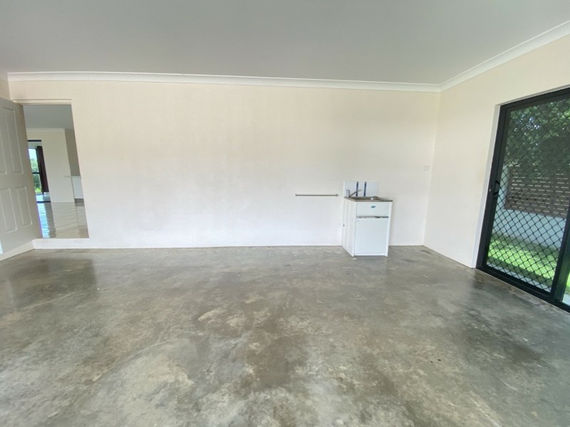 16 Silk Road, Bowen QLD 4805