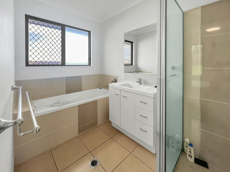 6 Seacove Crescent, Bowen QLD 4805