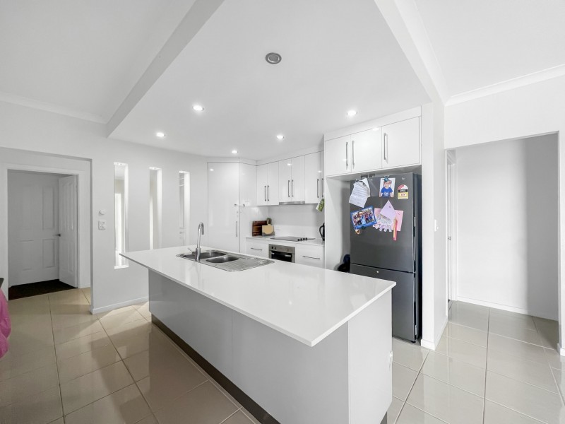 143 Oceanview Drive, Bowen QLD 4805