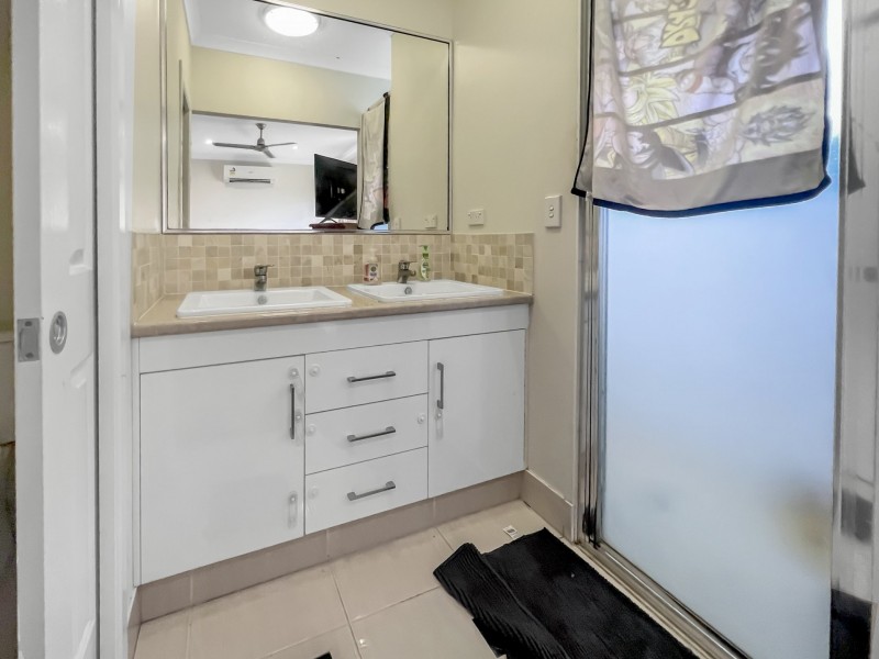 143 Oceanview Drive, Bowen QLD 4805