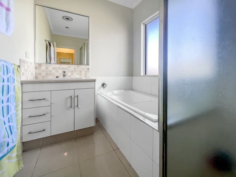 143 Oceanview Drive, Bowen QLD 4805
