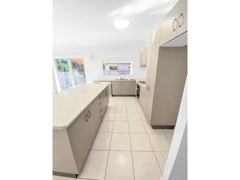 6 Eighth Close, Bowen QLD 4805