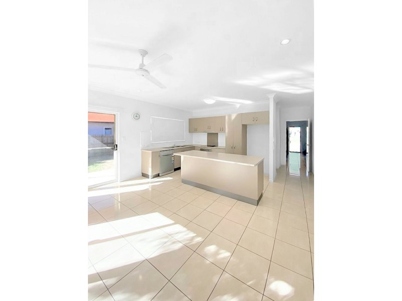 6 Eighth Close, Bowen QLD 4805