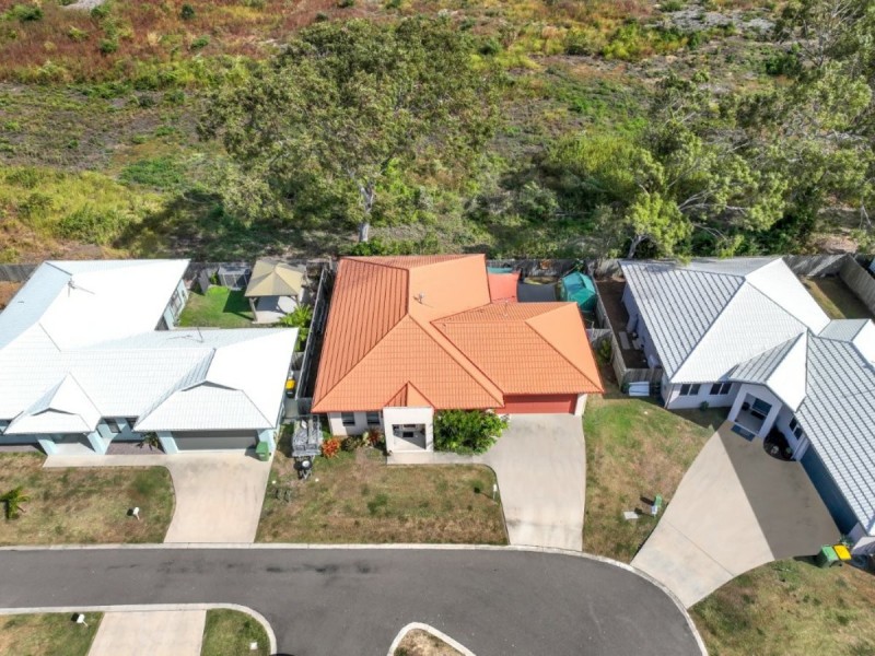 6 Eighth Close, Bowen QLD 4805