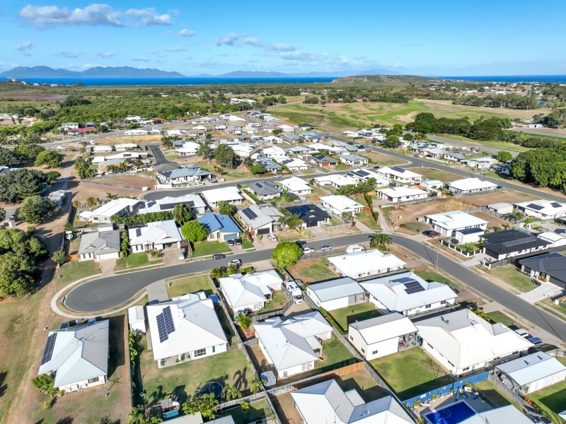 9B Lemon Grove, Bowen QLD 4805