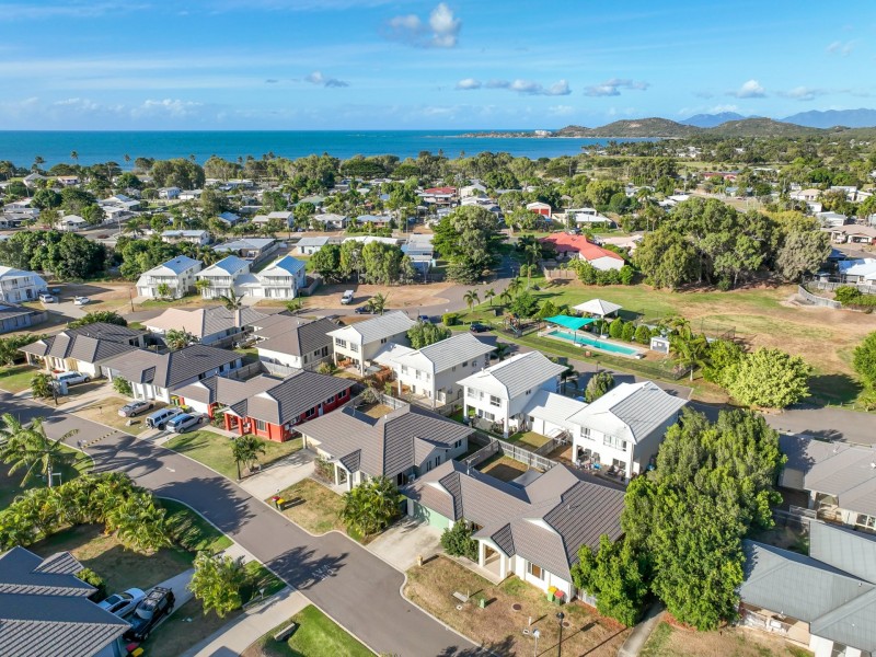 30 Seabreeze Crescent, Bowen QLD 4805