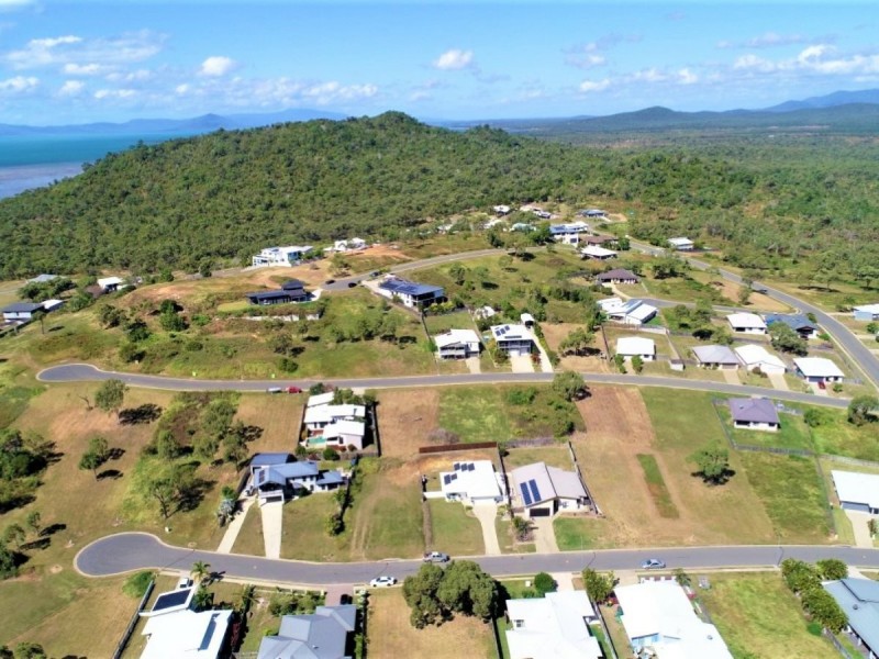 7 Seacove Crescent, Bowen QLD 4805