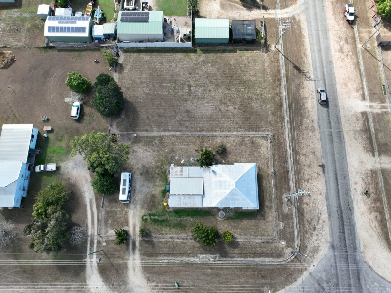 37 Bergl Street, Bowen QLD 4805