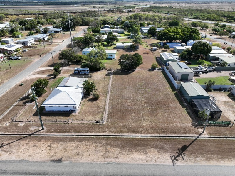 37 Bergl Street, Bowen QLD 4805