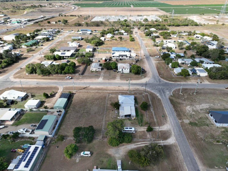 37 Bergl Street, Bowen QLD 4805