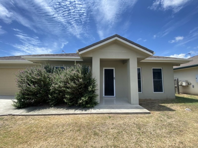 32 Seabreeze Crescent, Bowen QLD 4805