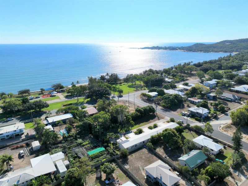 9 Crofton Street, Bowen QLD 4805