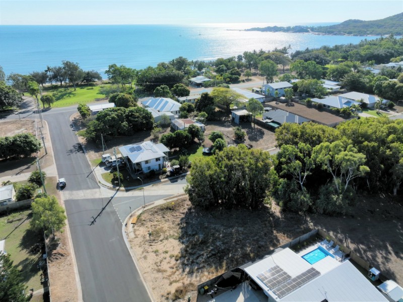 9 Crofton Street, Bowen QLD 4805