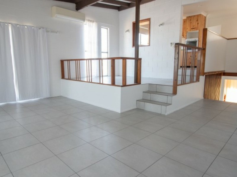 12 Wentworth St, Bowen QLD 4805