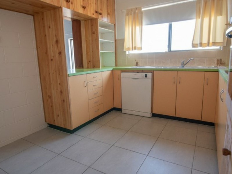 12 Wentworth St, Bowen QLD 4805