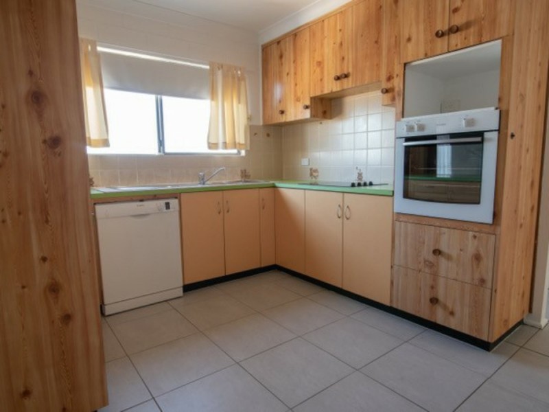 12 Wentworth St, Bowen QLD 4805