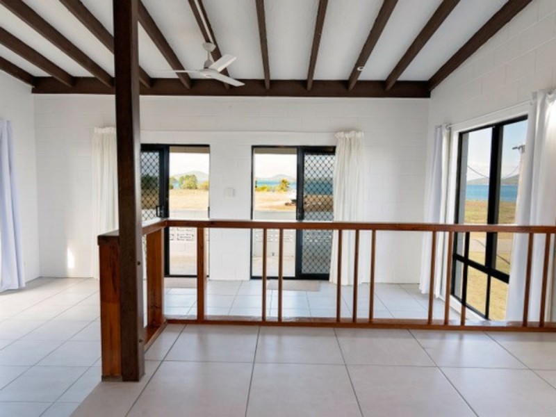 12 Wentworth St, Bowen QLD 4805