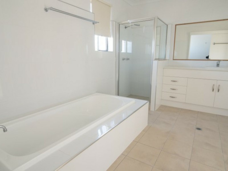 12 Wentworth St, Bowen QLD 4805