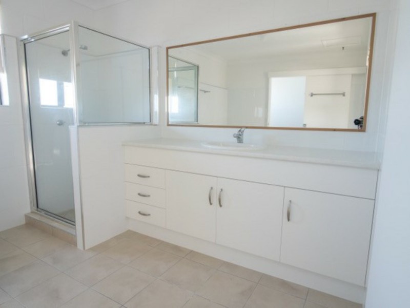 12 Wentworth St, Bowen QLD 4805