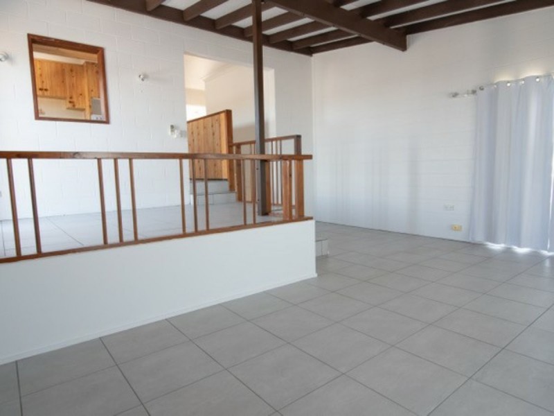 12 Wentworth St, Bowen QLD 4805