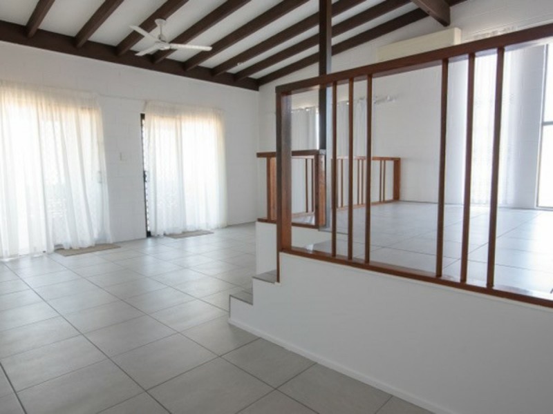 12 Wentworth St, Bowen QLD 4805