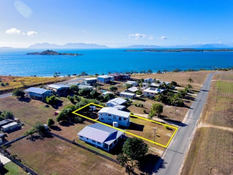 12 Wentworth St, Bowen QLD 4805