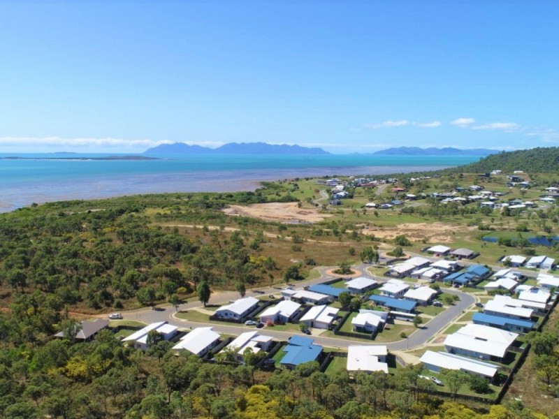 1 Sapphire Crescent, Bowen QLD 4805