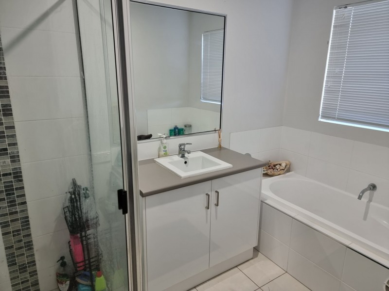 17 Hamilton Street, Bowen QLD 4805
