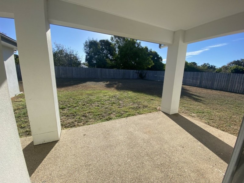 17 Hamilton Street, Bowen QLD 4805