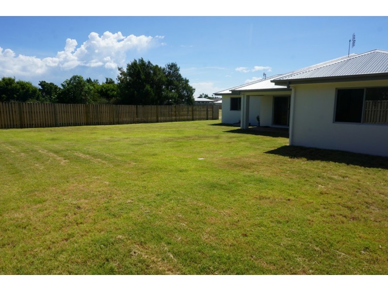 17 Hamilton Street, Bowen QLD 4805