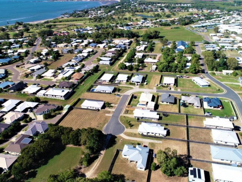 17 Hamilton Street, Bowen QLD 4805